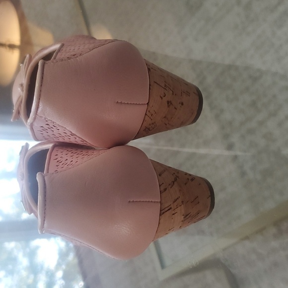 Isaac Mizrahi live wedge heel leather sandals Light baby pink size 9 new - Picture 6 of 8